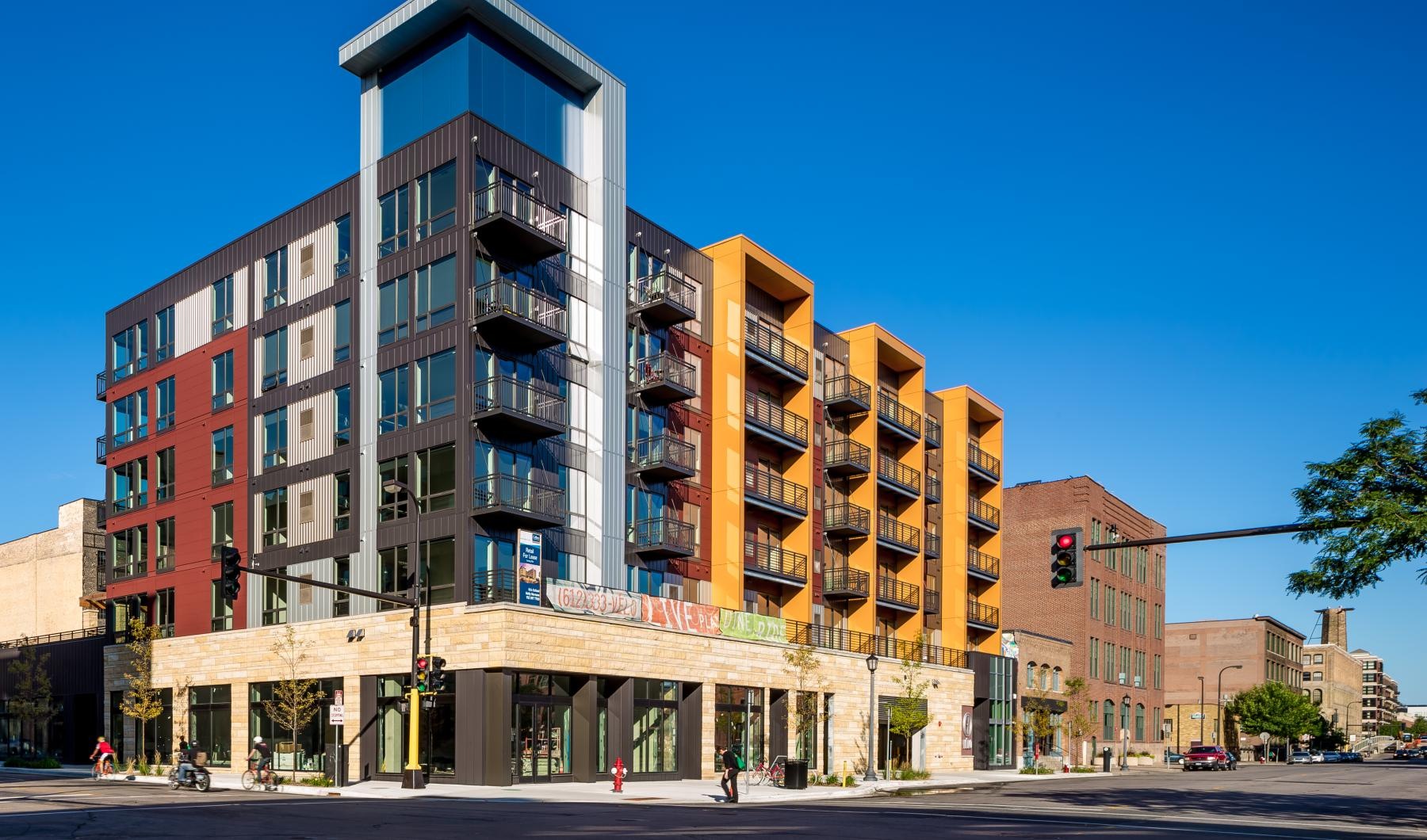 Exterior view of Velo Minneapolis apartment building with balconies